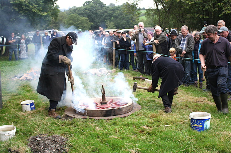 Michael Davies with his wheelwrighting demonstration