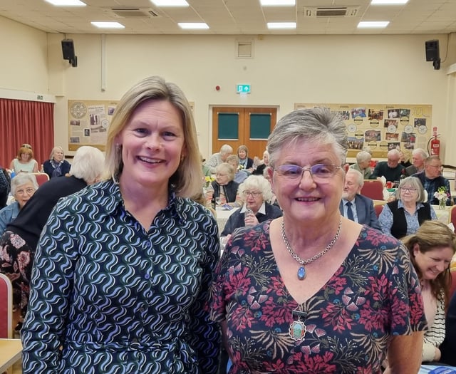 Bargain Hunt star hosts Powys WI evening