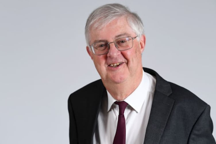 Ysgrifennydd y Cabinet dros Gyllid a'r Gymraeg, Mark Drakeford