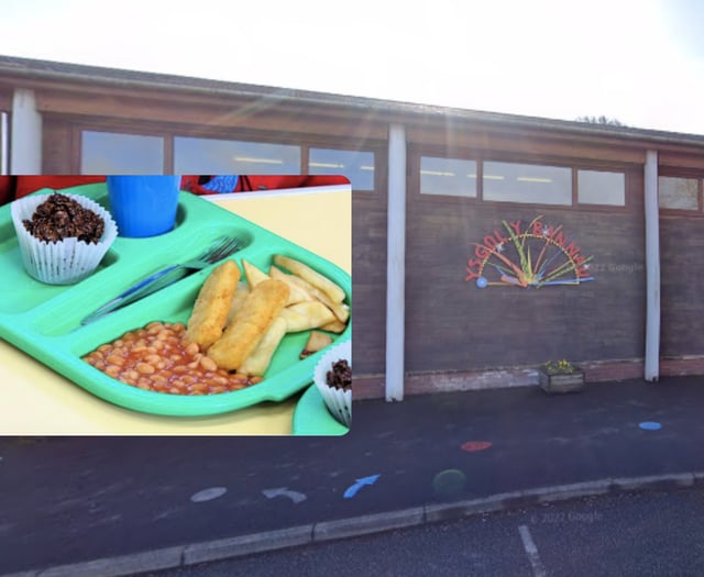 School children sign petition for better quality school meals