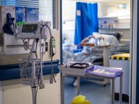 Robert Jones and Agnes Hunt Orthopaedic Hospital on course to miss NHS target – as year-long waits for treatment rises