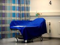 Single-sex ward rule broken more than 1,000 times at the Wye Valley Trust