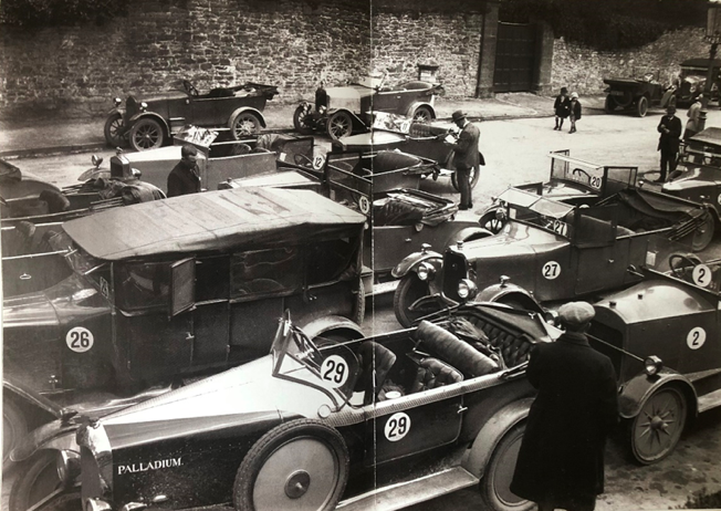 Competitors outside the Castle Hotel, Brecon on the 1924 RAC Light Car Trial