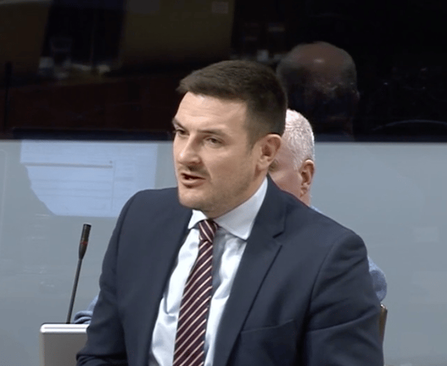 Evans presses Welsh Government on support for high street businesses