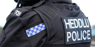 Two people hospitalised after A4078 Talgarth collision