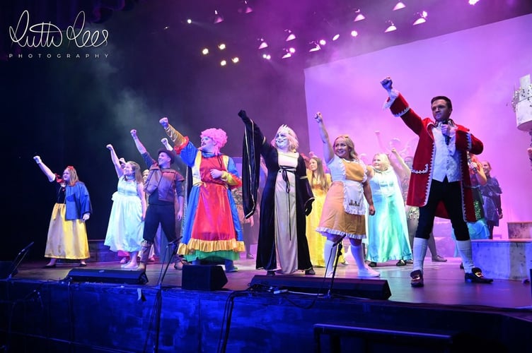 The pantomime finale!