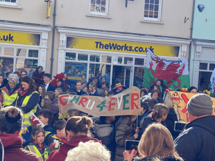 Watch: Brecon schools sing Calon Lân to celebrate St David's Day