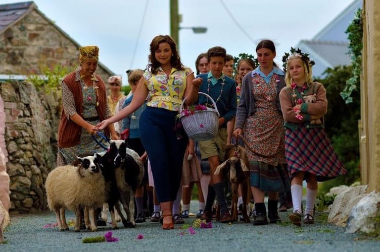 Dan y Wenallt (Under Milk Wood)  (2)