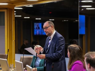MS criticises Welsh Government's inaction on language crisis