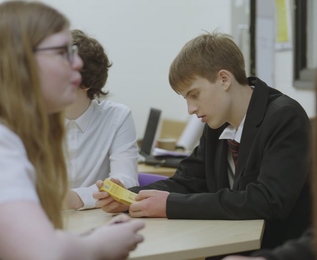School pupils given fake vape packages to address urgent health risk