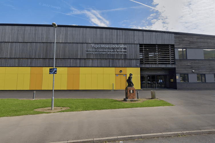 Ysgol Maesydderwen in Ystradgynlais
