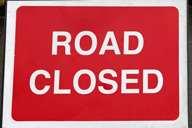 A40 closed between Brecon and Sennybridge following crash