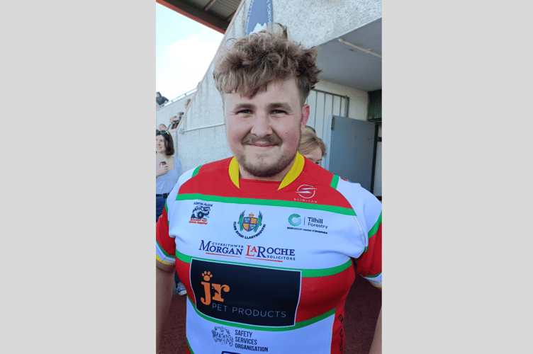 Replacement hooker Garan Williams scored Llandovery's sixth and final try