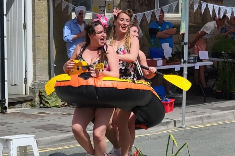 The Kitsch n Sync Collective