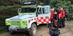Rescue team assist injured casualties