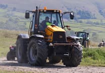 Hundred House Tractor Run raises £1,300 for village hall