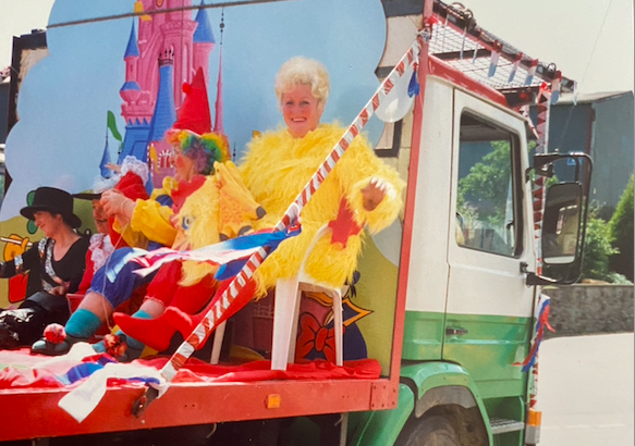 Gloria Lewis - Sennybridge