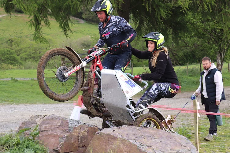 Daryl Dale and daughter Hannah, Expert winners in round 5