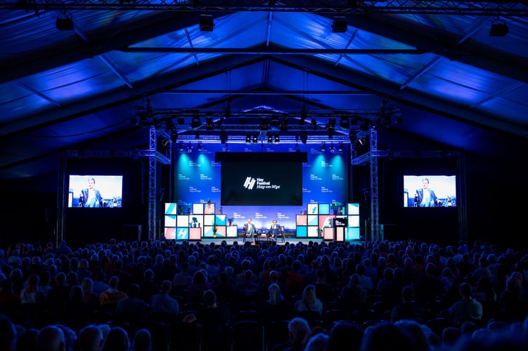 Former Foreign Secretary Jeremy Hunt speaks to Robert Peston at the 2025 Hay Festival. Credit: Sam Hardwick and Hay Festival.