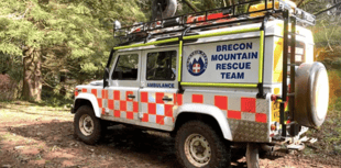 Rescue Team aid couple stranded with vehicle near Elan Valley