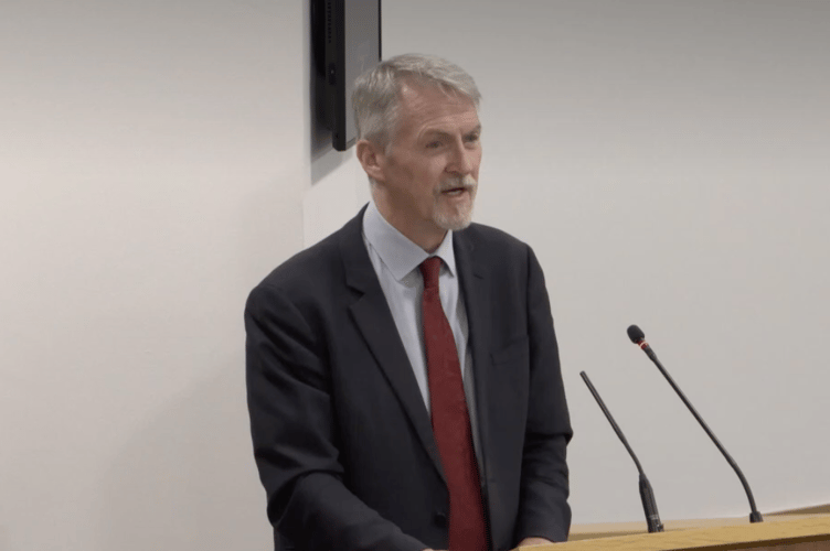 Deputy First Minister Huw Irranca-Davies, who has responsibility for rural affairs, faced tough questioning in the Senedd over bluetongue policy