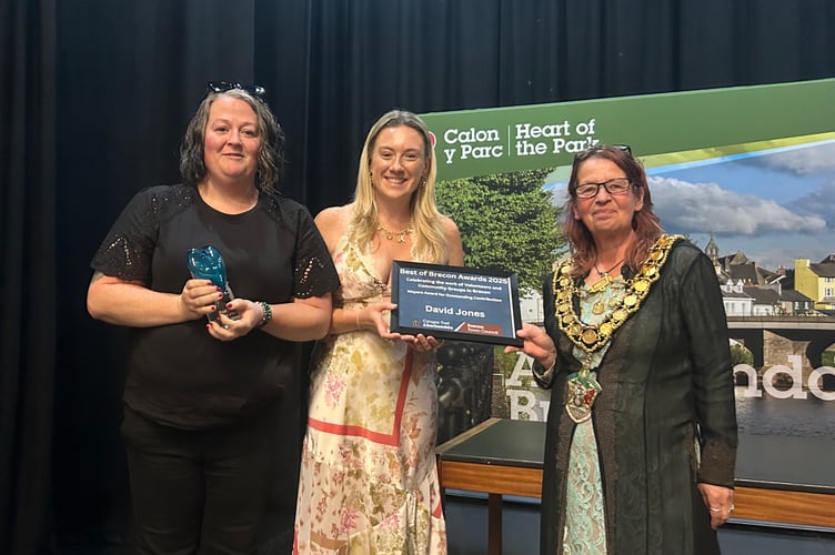 David Jones’s Mayor’s Award for Outstanding Contribution is accepted on his behalf by Vicki Denney and Martha Powell