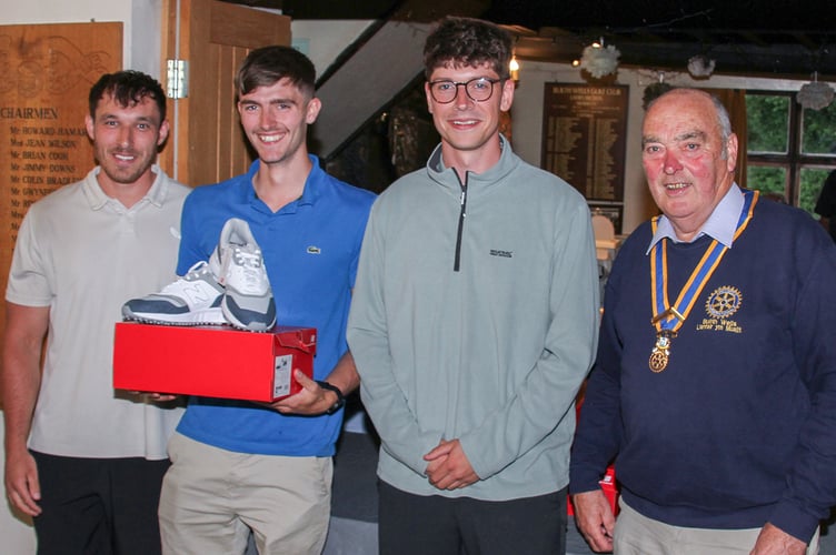The men’s 1st prize winners at the charity golf day