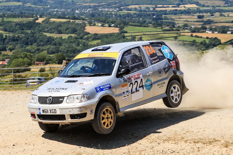 It was a dust-free run to third in class for Martin Pendlebury and Lucy Gutteridge from Talgarth