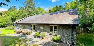 Powys eco holiday cottage scoops national award