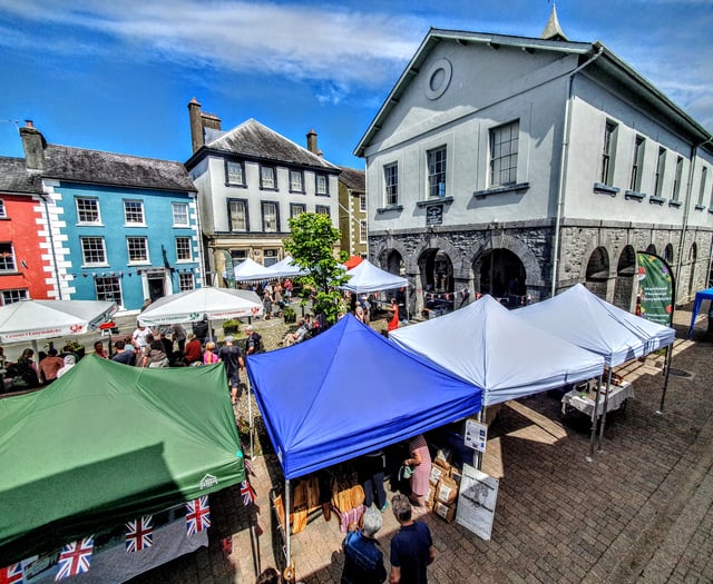Llandovery gears up for ‘Flowers, Food & Rainbows’ celebration