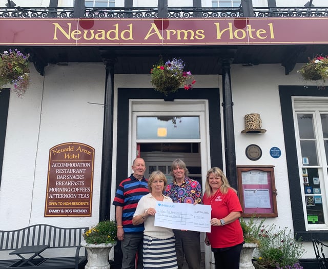 Man v Horse rider donates prize to air ambulance