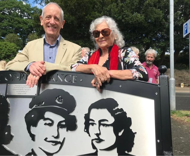 Hay remembers WWII heroes with two new memorial benches