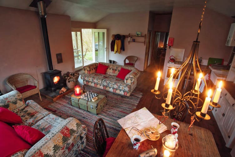 Night lights at cosy Straw Cottage.