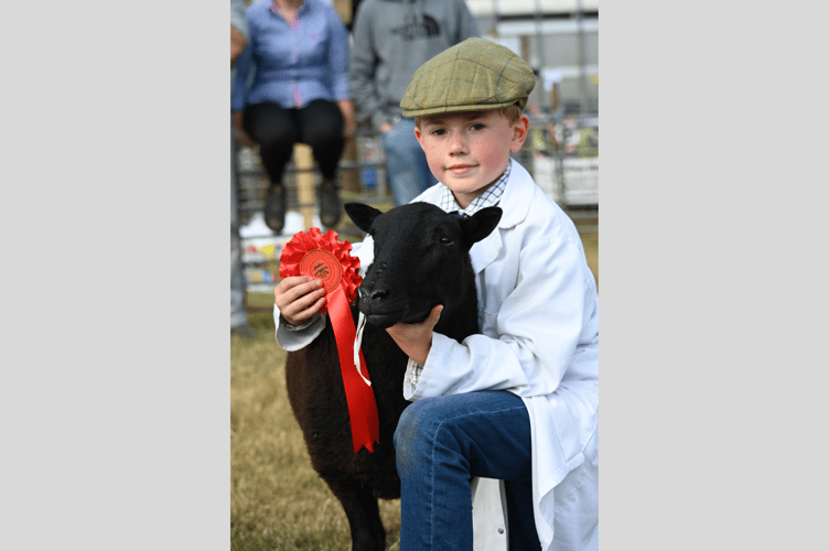Pip Francis winning the Young Handler Competition