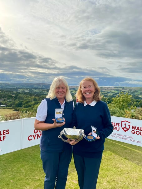 Copyright © *Wales Golf