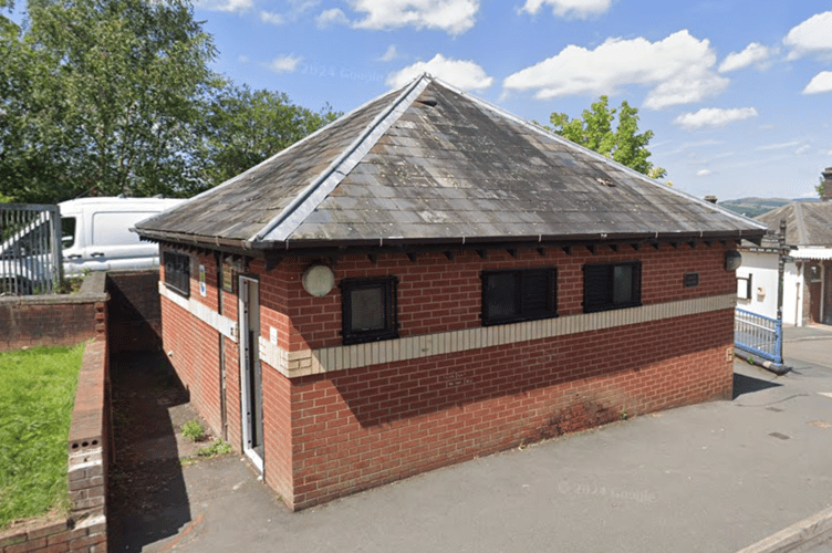Llandrindod Wells Town Council have received a whopping grant fund of £222,000 to invest in the refurbishment of the town’s public toilet facilities. 