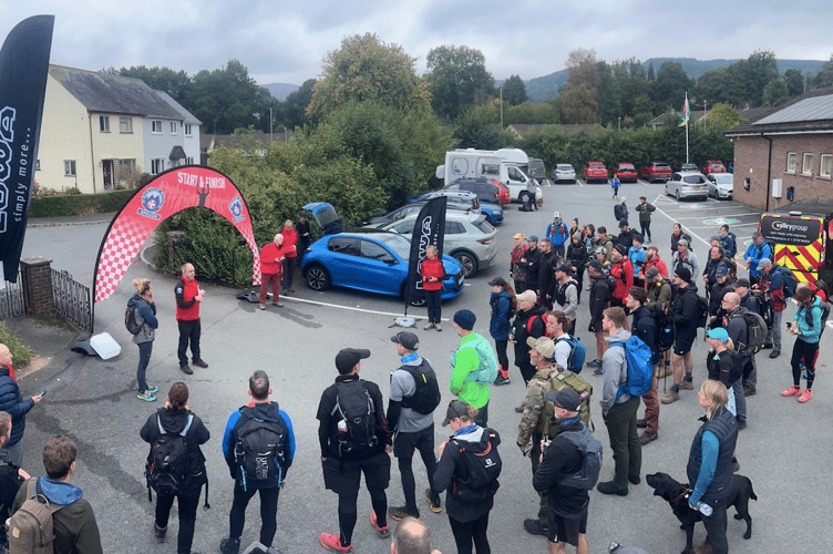 Brecon Mountain Rescue Team - Beat The Beacons