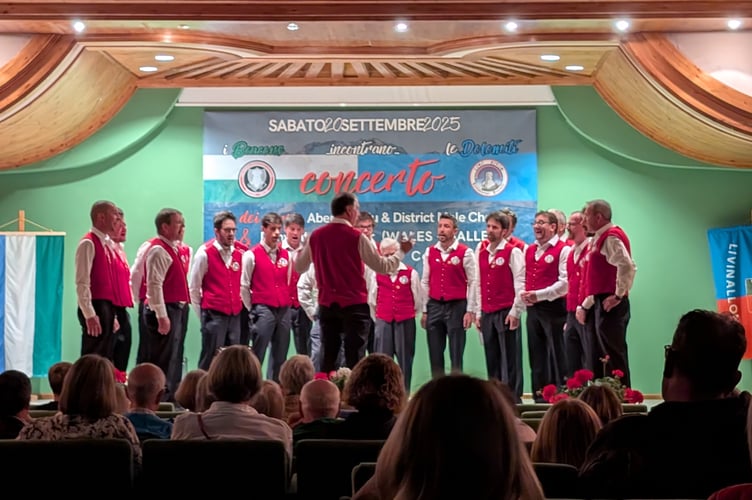 Coro Fodom performing at the concert