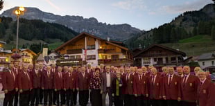 Brecon male voice choir sing in the Dolomites