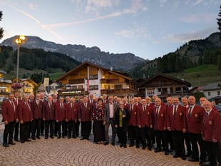 Brecon male voice choir sing in the Dolomites