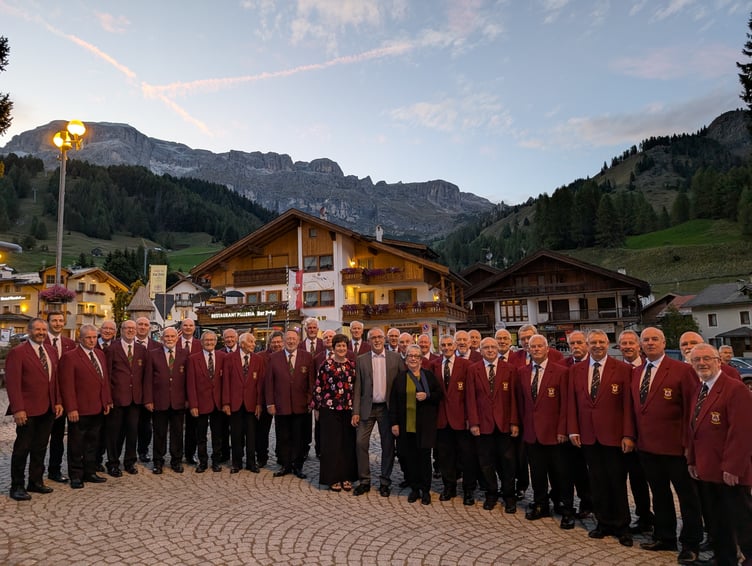 Aberhonddu & District Male Choir and Dunvant Male Choir in Arabba before the concert