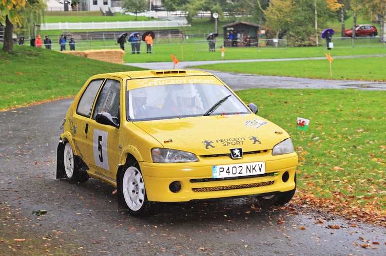 Jeff Jones and Graham Isaac tackling the slippery conditions in the Peugeot 106 GTI