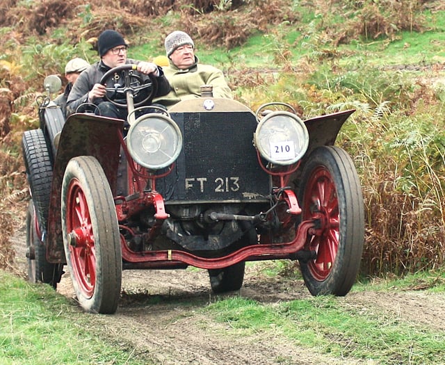 Vintage wheels roar across Radnorshire