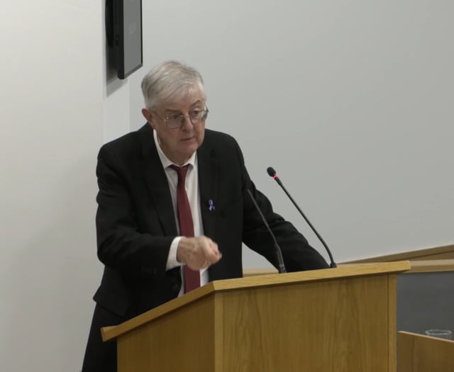 Failing to pass budget would result in thousands of job losses