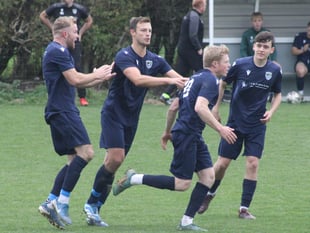 Price free-kick rescues Radnor Valley
