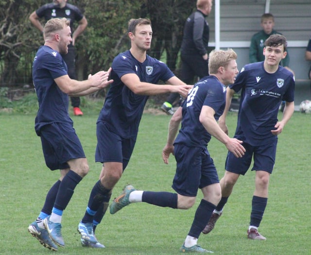 Price free-kick rescues Radnor Valley