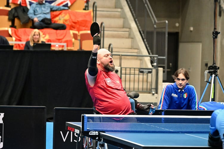 Rob Davies final winning point