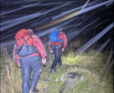 Cold and lost couple in Rhondda Valley rescued by mountain rescue 