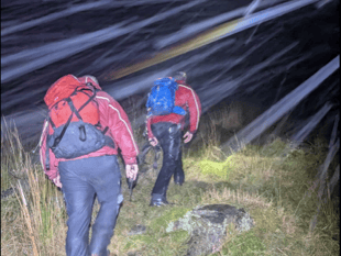 Cold and lost couple in Rhondda Valley rescued by mountain rescue 