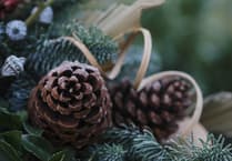 How to create festive wreaths and garlands using garden materials